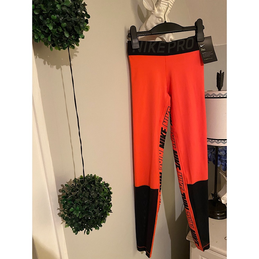 NWT Nike pro leggings XS